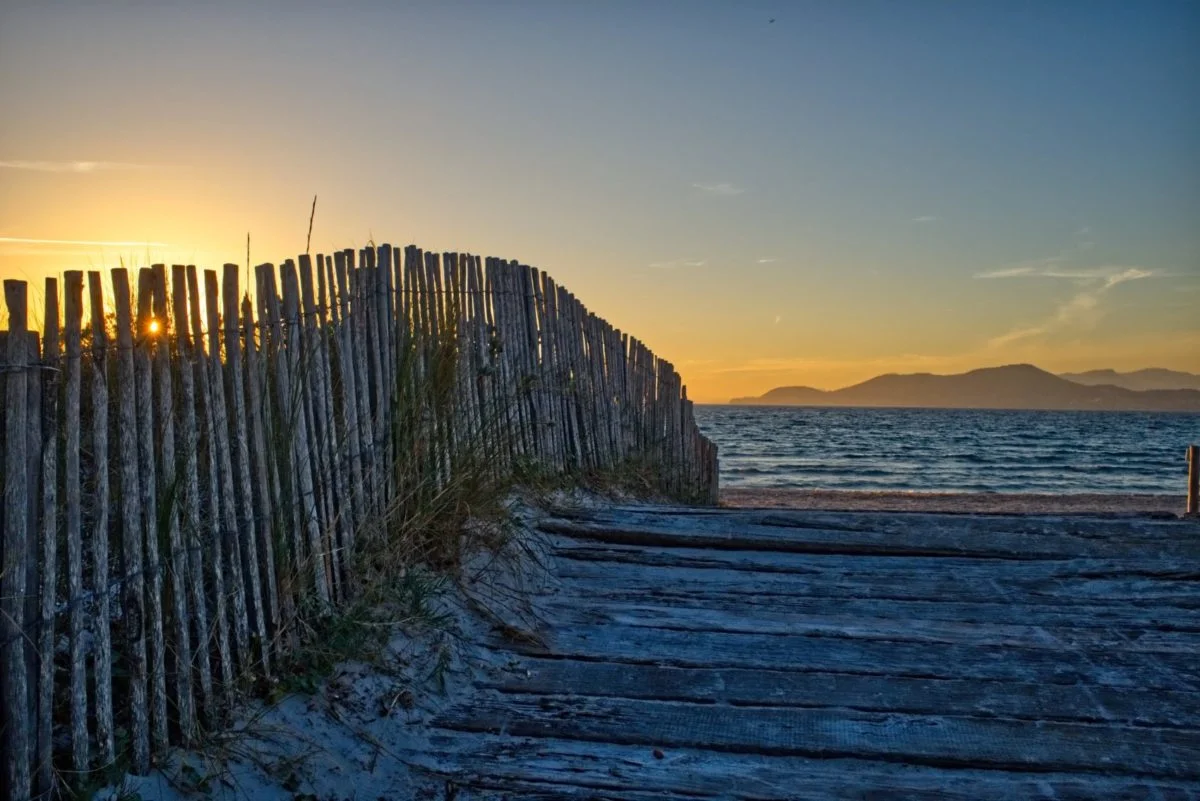 La mer au coucher du soleil, photographie d’illustration