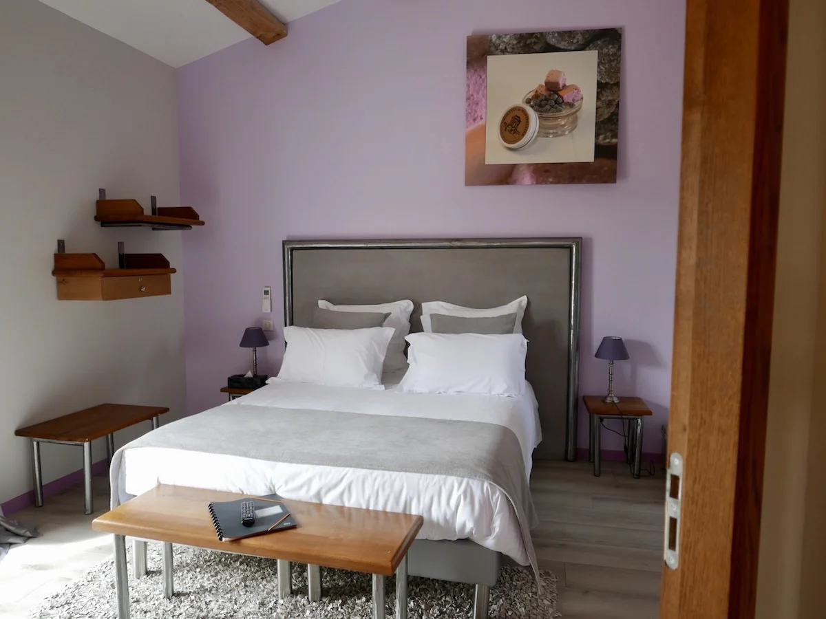 La chambre Guimauve & grisette au Mas de France