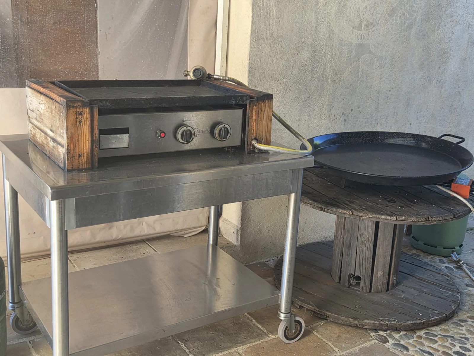 La plancha et le plat à paella